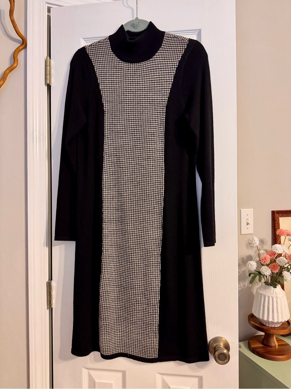 Black and White Houndstooth Panel Turtleneck sweater Dress